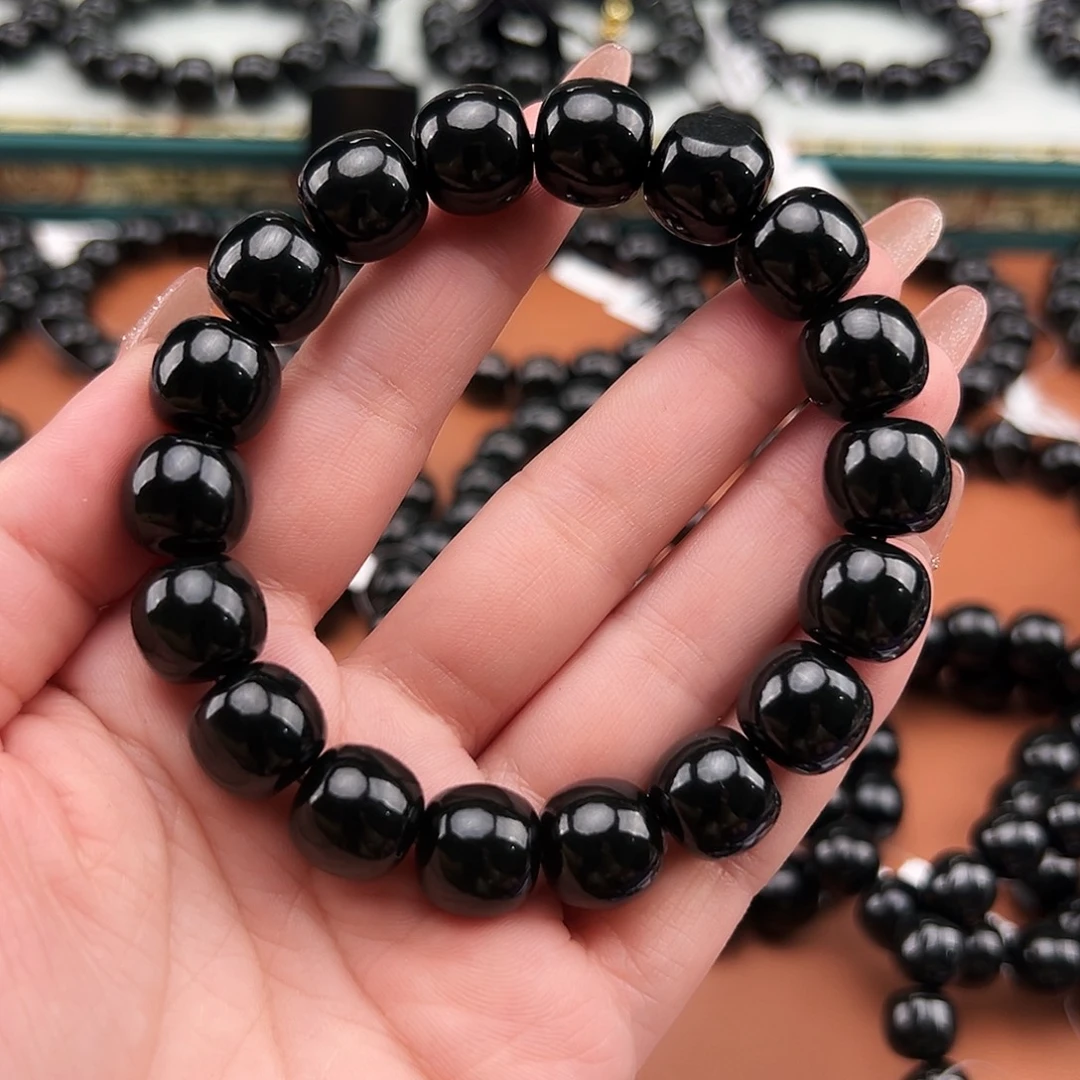 关***原和田玉未镶嵌手串