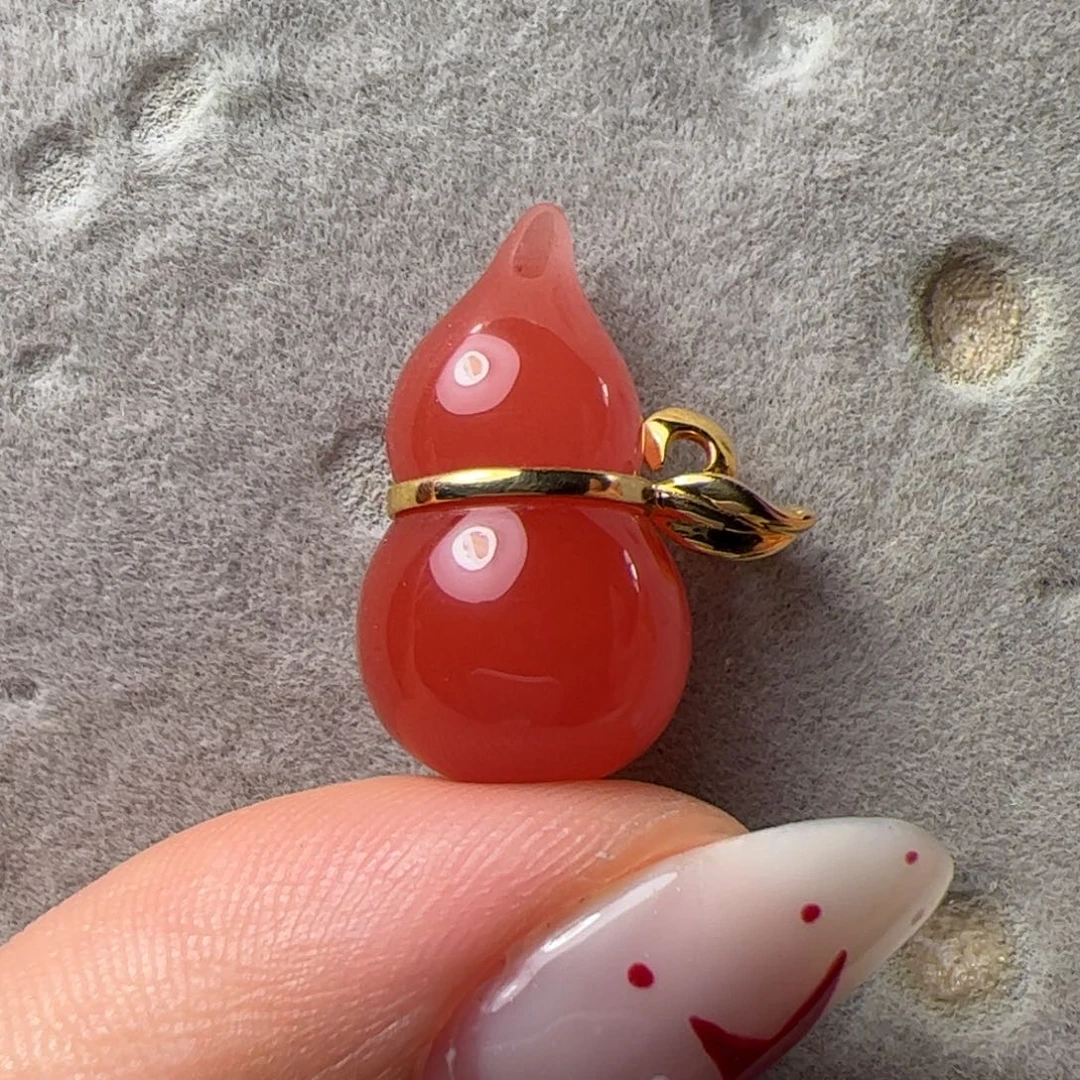 南红玛瑙18K金镶嵌葫芦吊坠