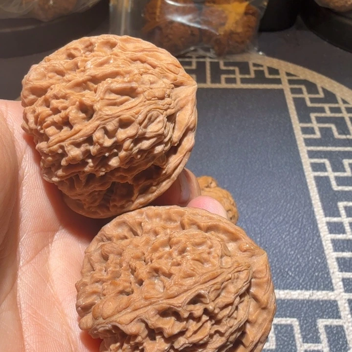 把件猴头核桃三角南疆