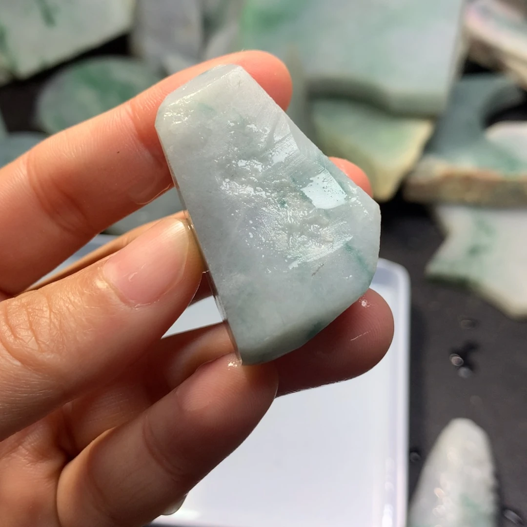 翡翠颈饰未镶嵌料子