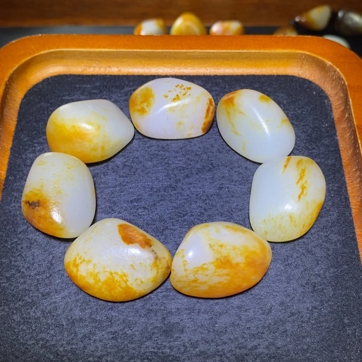 和田玉未镶嵌手串