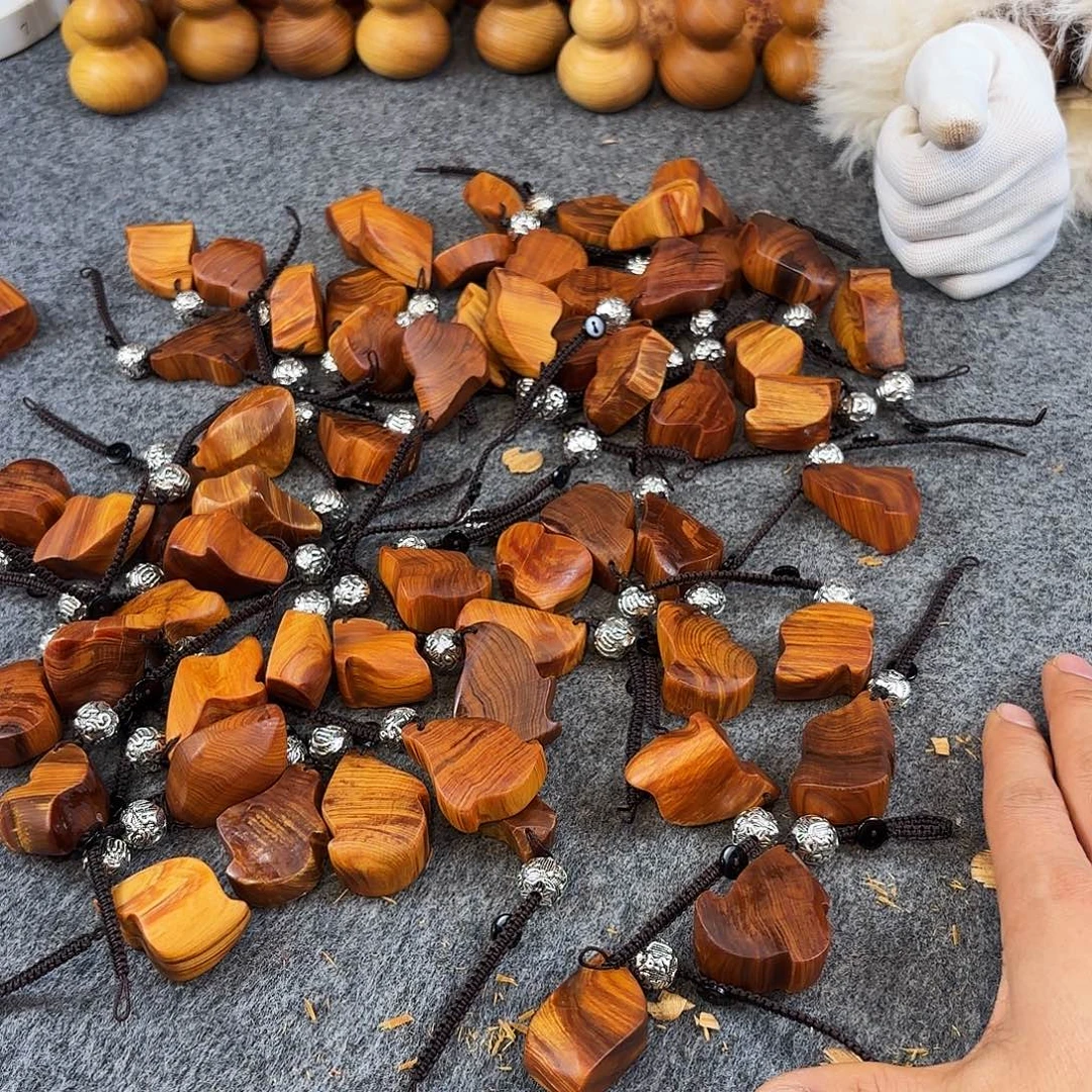 崖柏黑油巧克力香料挂件