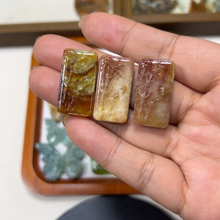 花***椒蛇纹石玉未镶嵌颈饰