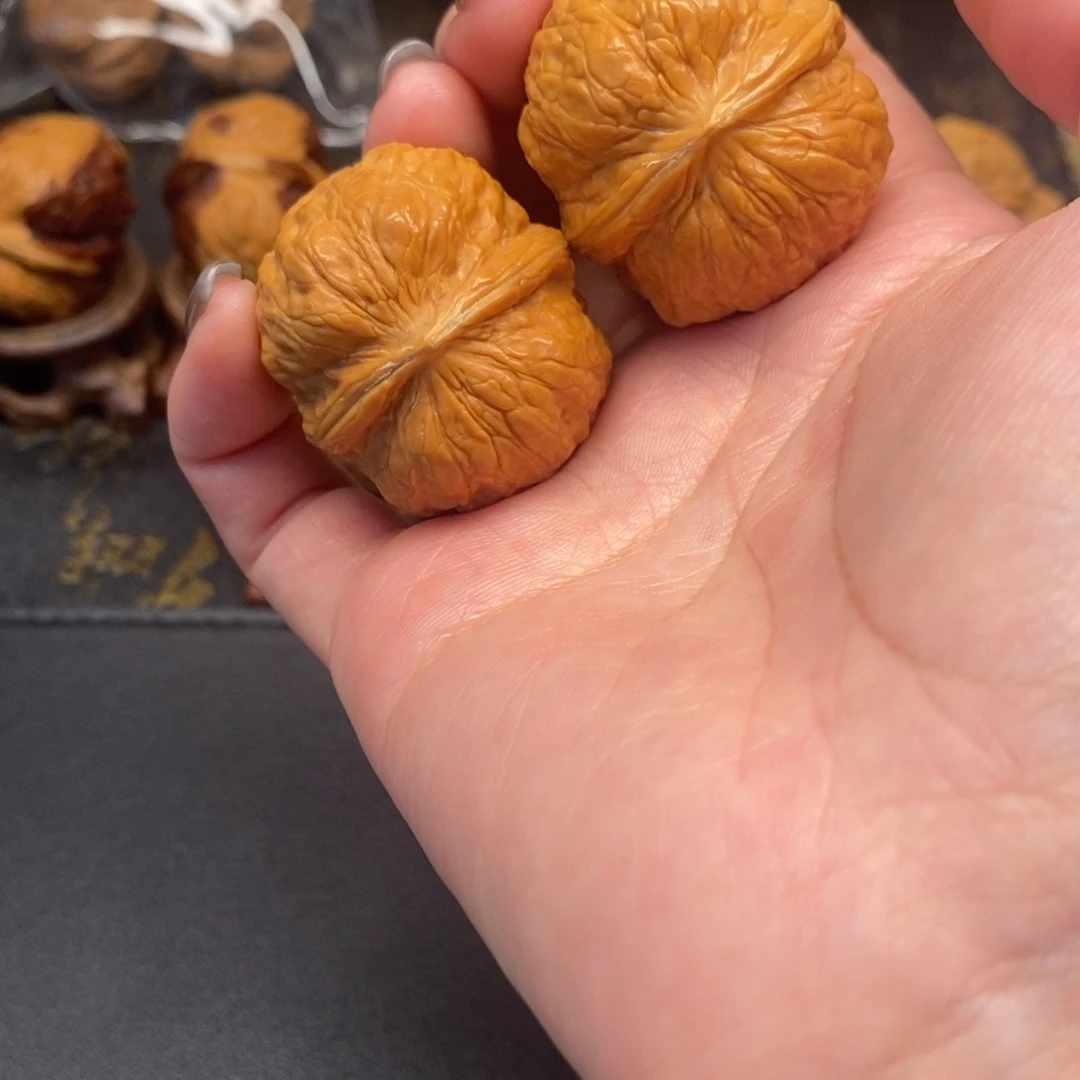 文玩核桃吊坠黄金蟒