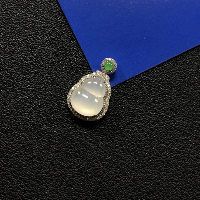 天然缅甸A货翡翠葫芦吊坠