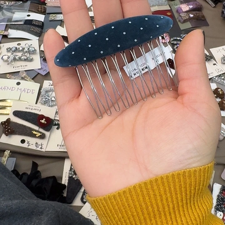 一***水皮质铁合金波点插梳