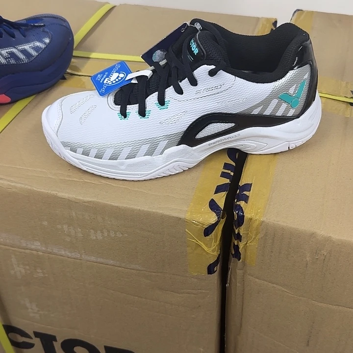 40码羽毛球专业鞋子