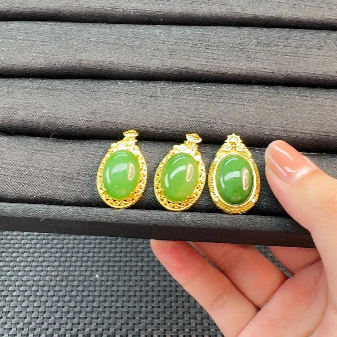 和田玉银S925镶嵌颈饰碧玉苹果绿蛋面 多样性发其一