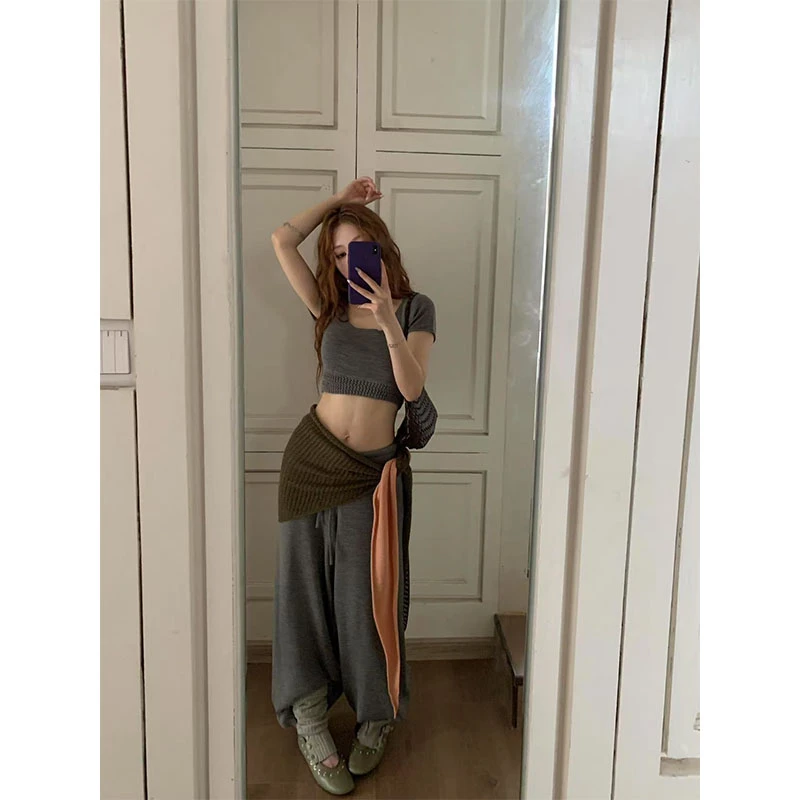 美式辣妹穿搭灰色正肩短袖T恤修身上衣高腰抽绳垂感阔腿裤两件套