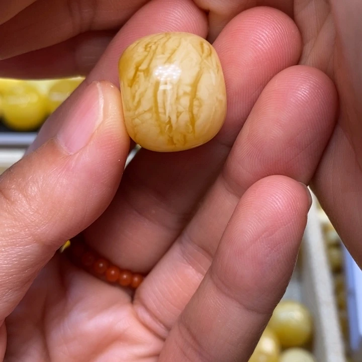 裸石琥珀未镶嵌原矿蜜蜡配饰