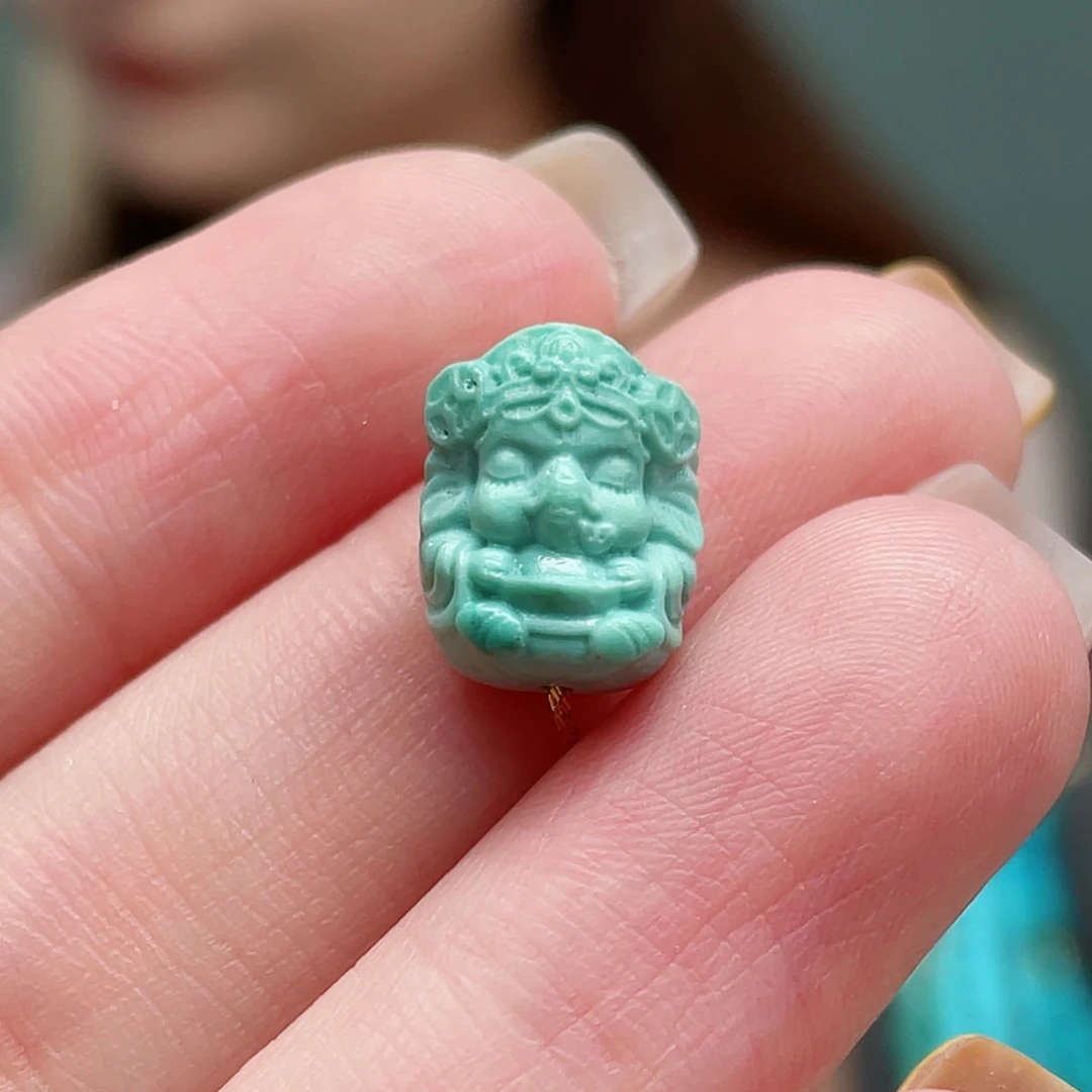 绿松石未镶嵌颈饰