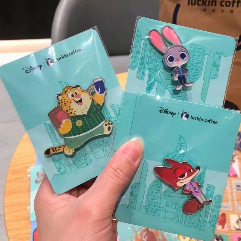 瑞幸疯狂动物城2联名合金徽章亚克力旋转冰箱贴纪念收藏礼物朋友