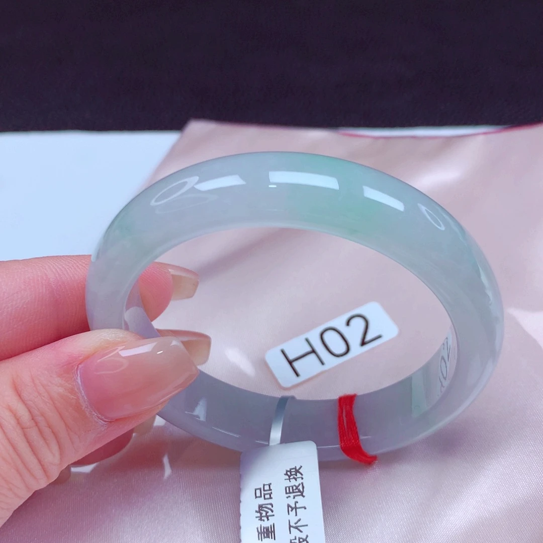 翡翠手镯未镶嵌手镯