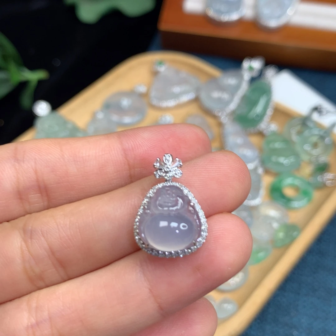 翡翠18K金镶嵌颈饰翡翠