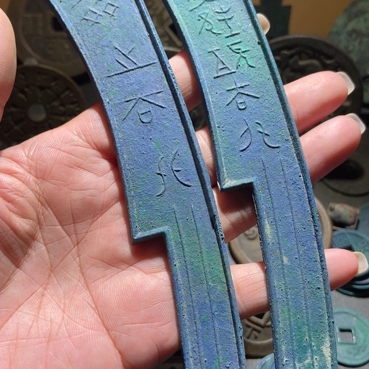 知***人铜现代工艺品仿制品