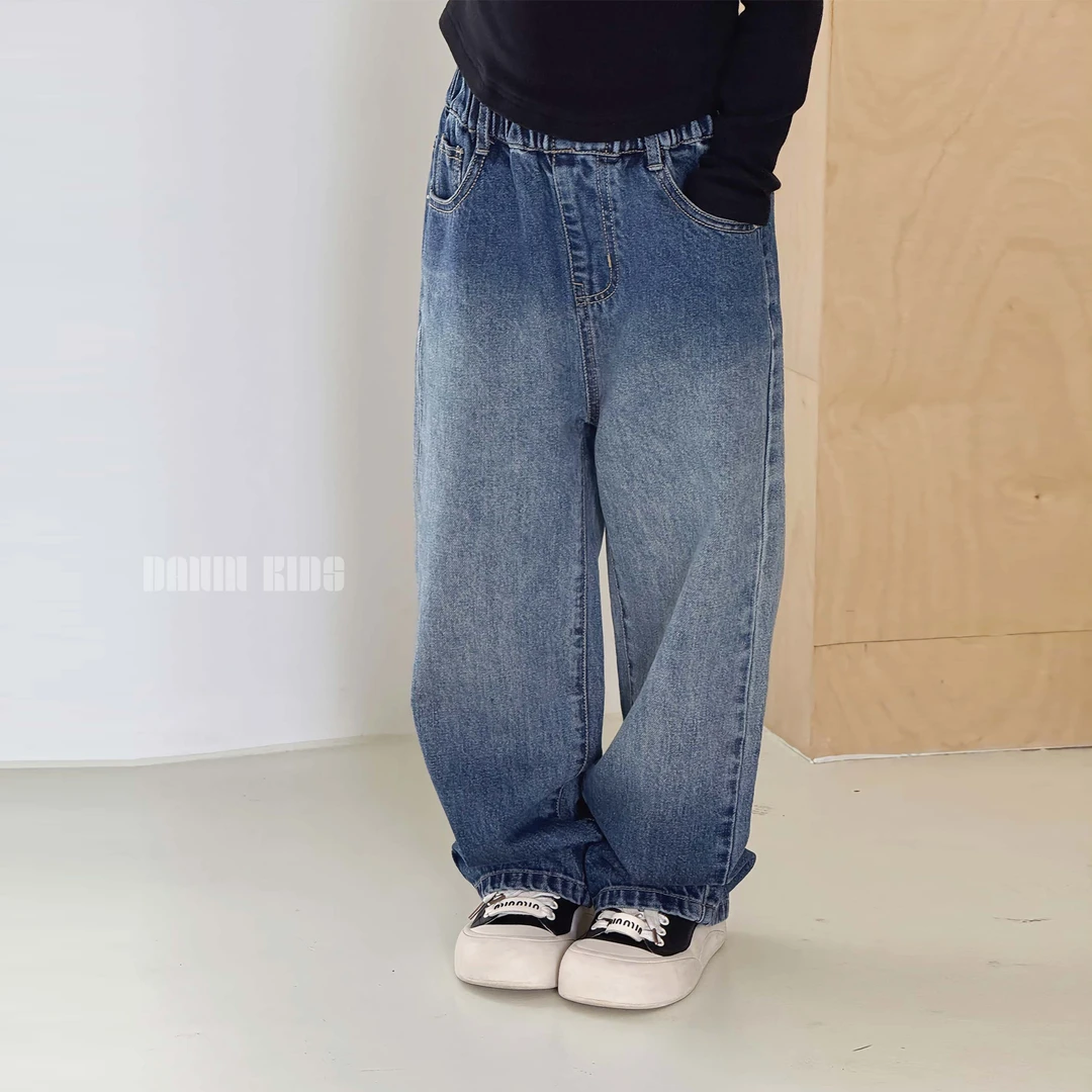嗒囜【简单不单调】双工艺水洗 细腻不粗涩 儿童秋季宽松直筒牛仔裤