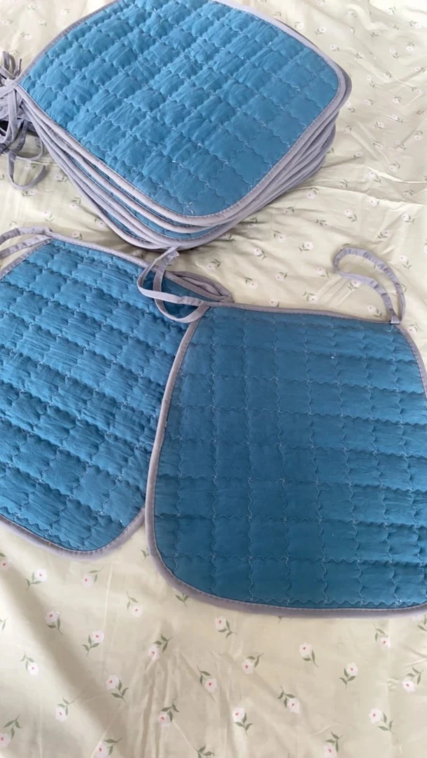 小华约45x45孔雀蓝马蹄形防滑坐垫 发两张