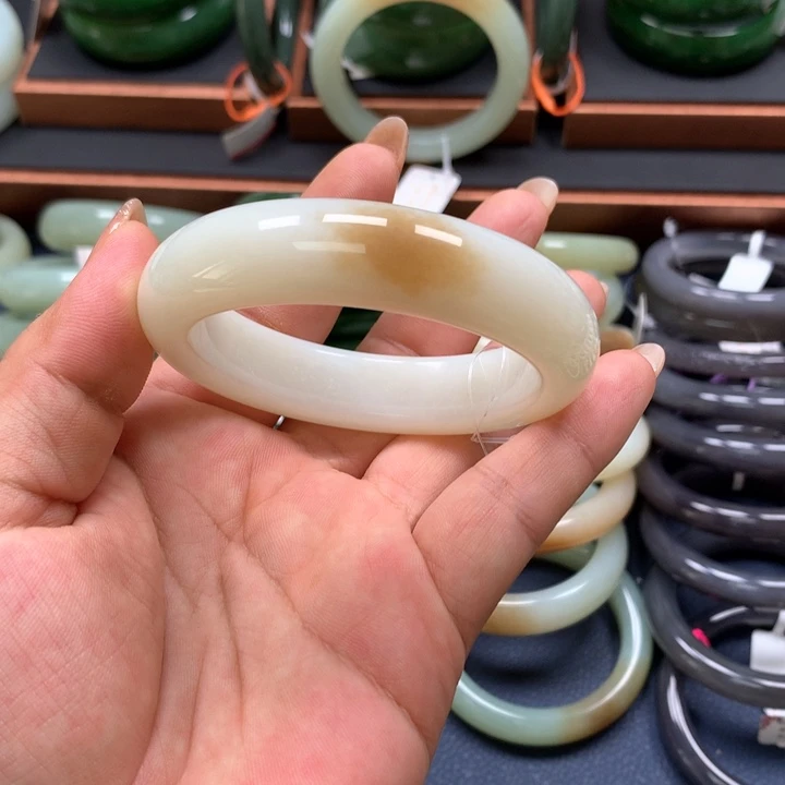 【闪购商品】未镶嵌手镯和田玉
