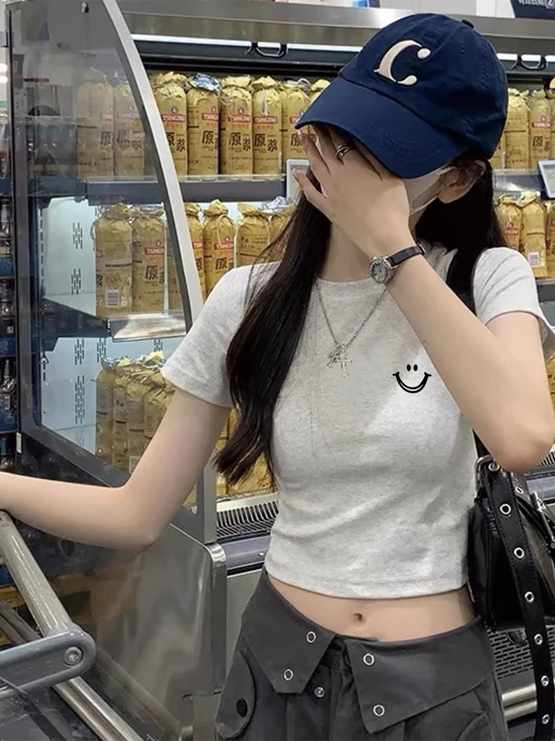 2025年新款短款t恤女灰色小个子修身显瘦短款露脐上衣夏季