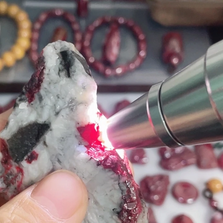 天然辰砂晶体砂毛料98.6克