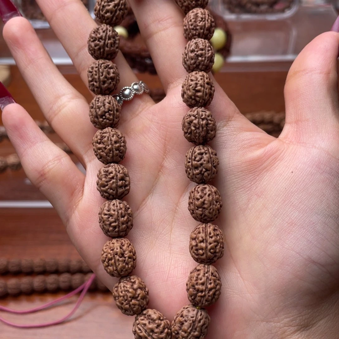 金刚菩提吊坠一代龙 12mm 手持