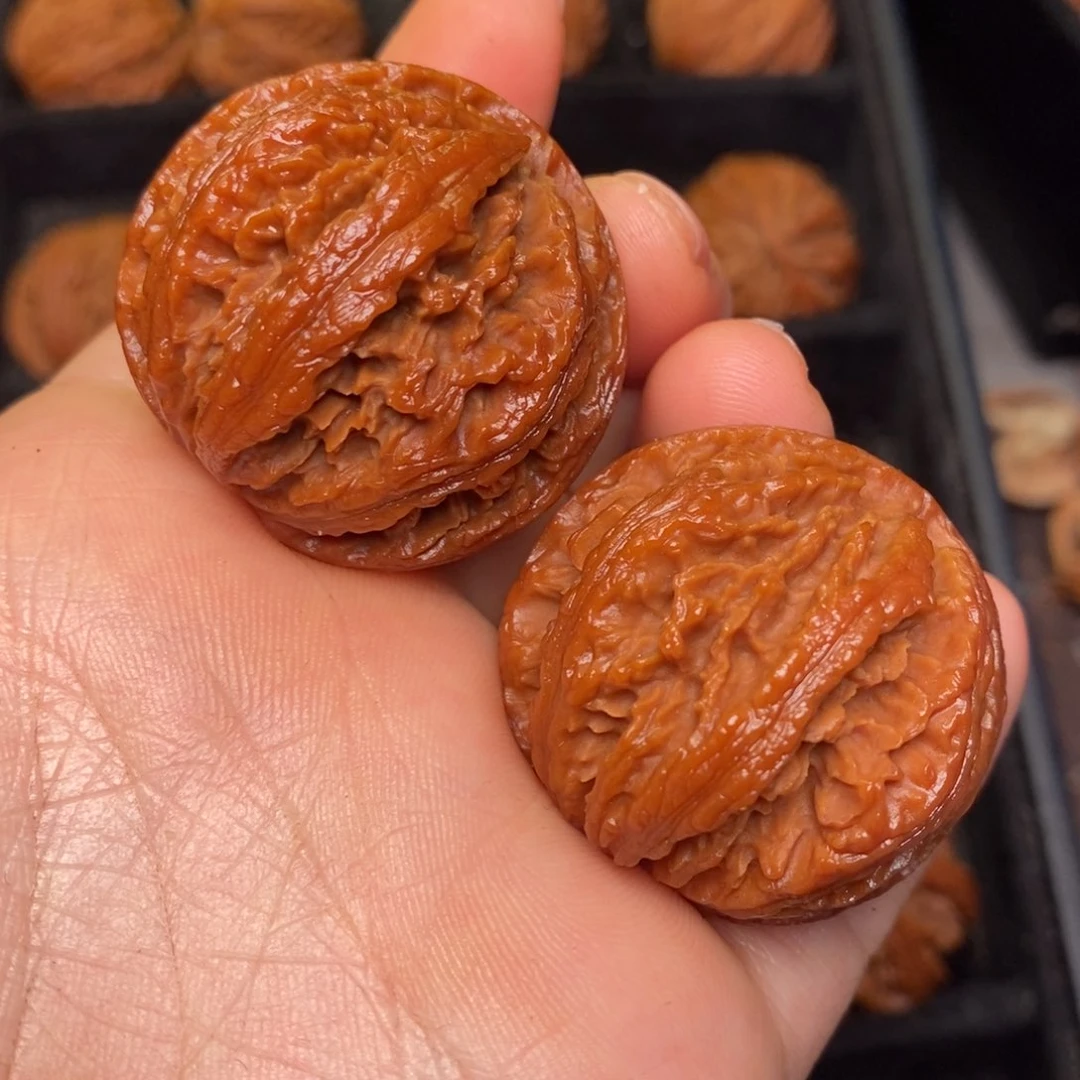文玩核桃把件秦岭野生核桃