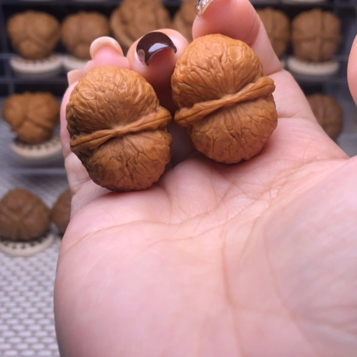 文玩核桃把件11号玲珑小元宝30尺