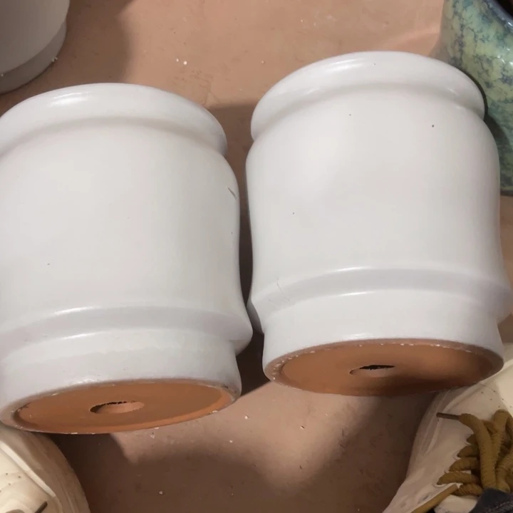 紫砂花盆口径20高度21两只瑕疵