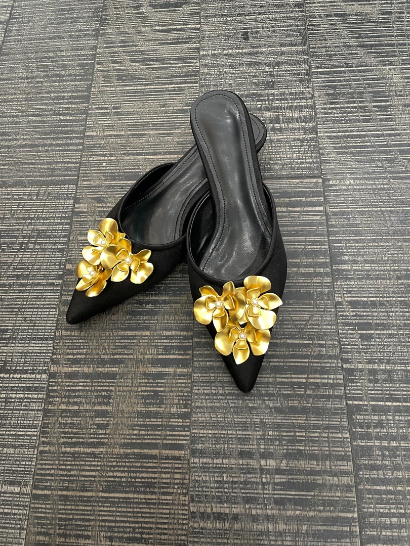 大气元（鞋子）尖头金属繁花朵单鞋