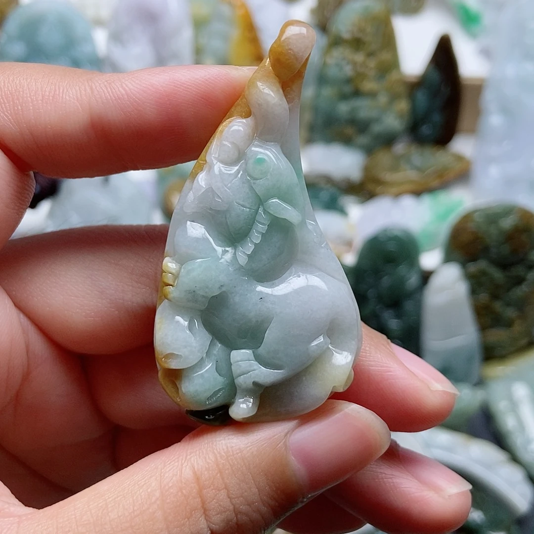 翡翠未镶嵌颈饰翡翠