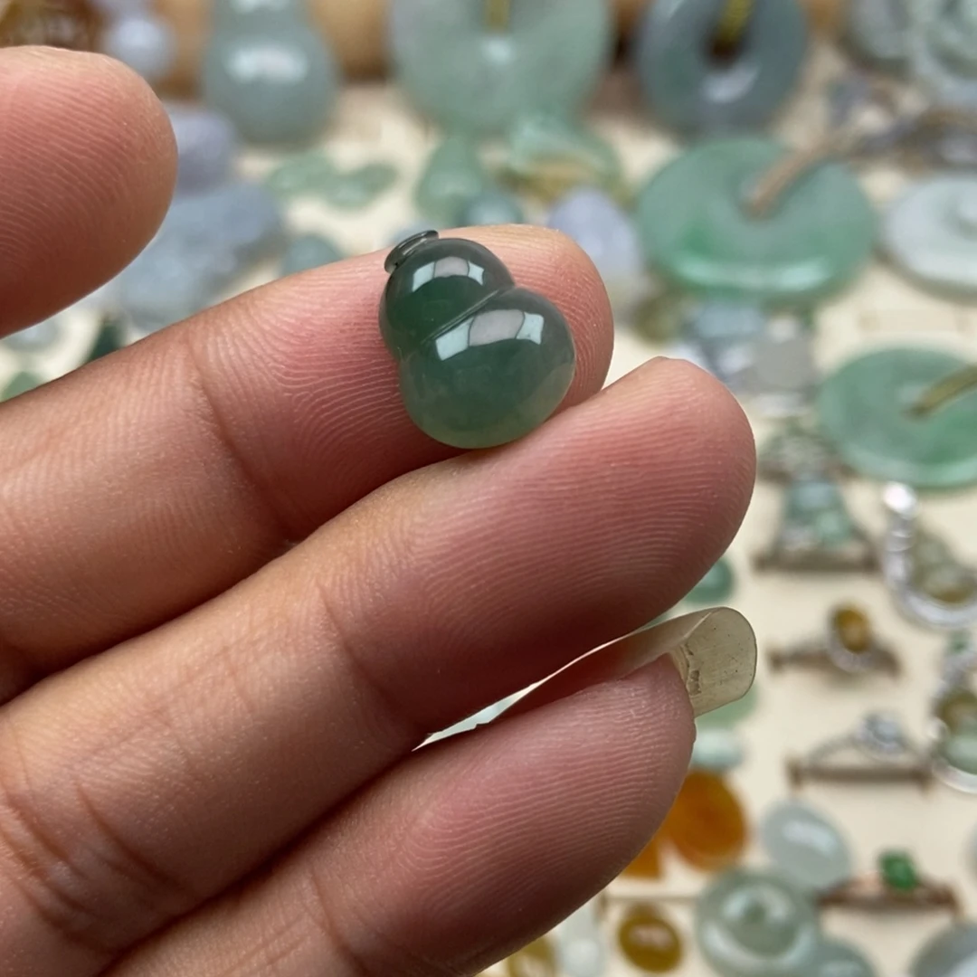 翡翠未镶嵌颈饰02