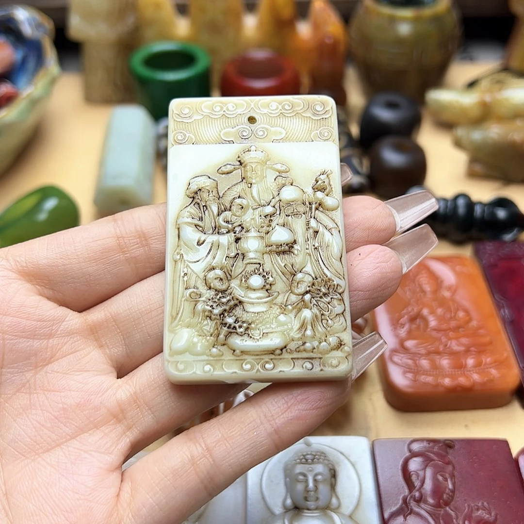 蛇纹石玉未镶嵌颈饰