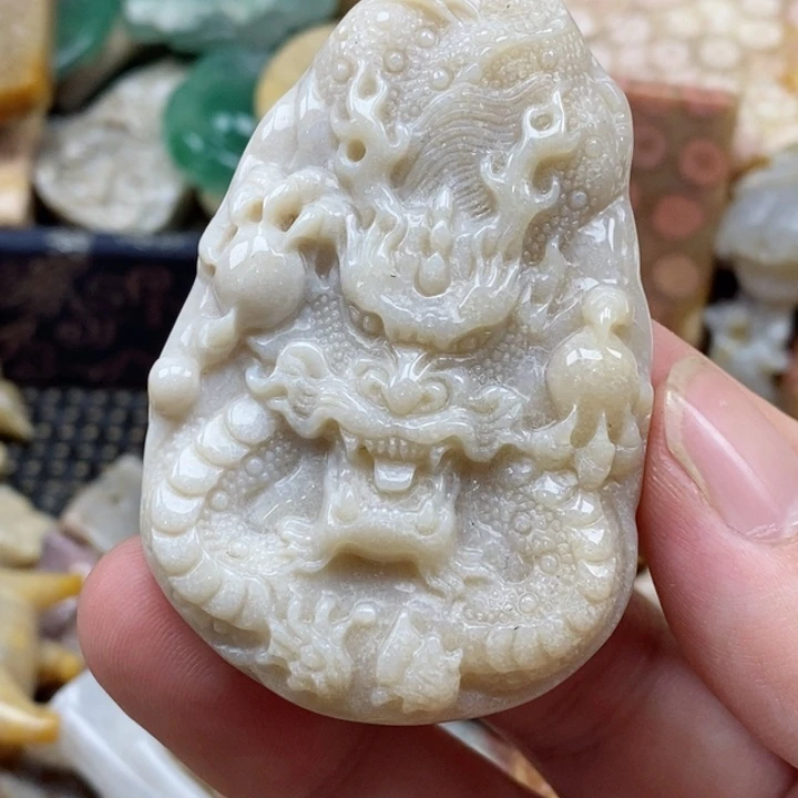 硅化珊瑚（珊瑚玉）未镶嵌颈饰