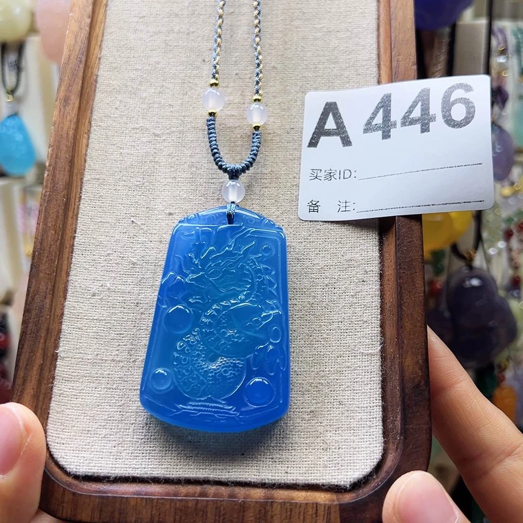 玛瑙/玉髓颈饰合金情**物