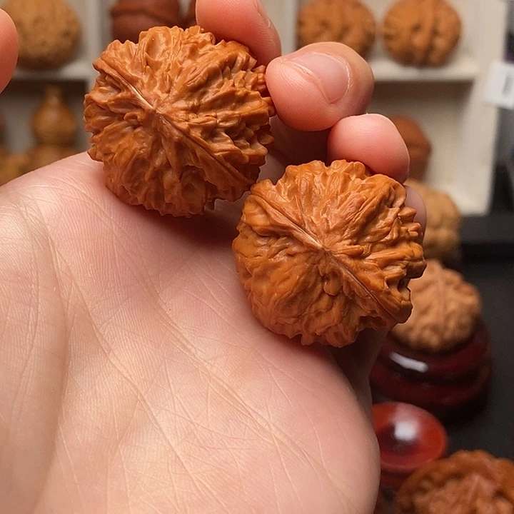 用***5吊坠文玩核桃麒麟球。