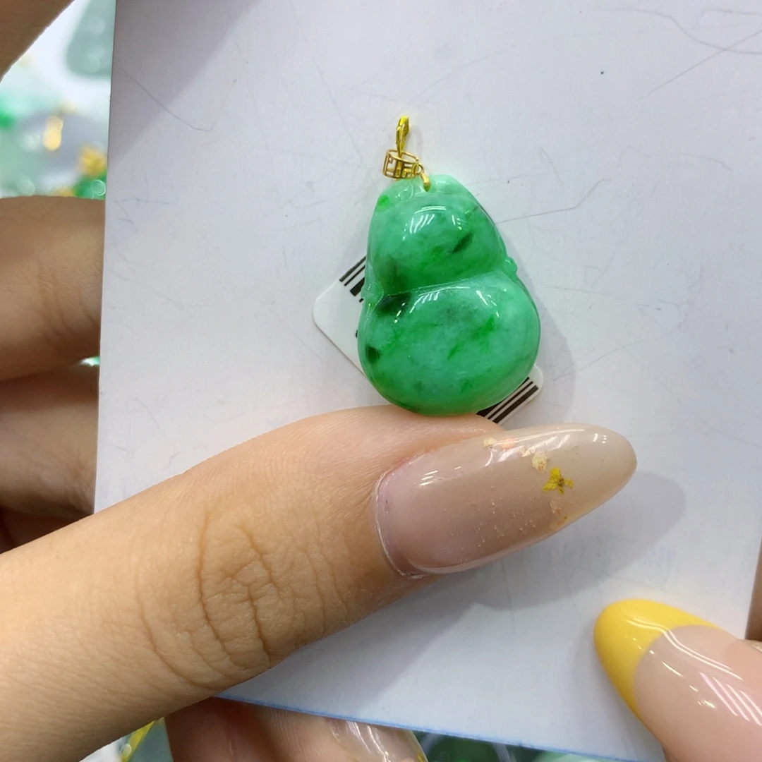 颈饰18K金镶嵌翡翠