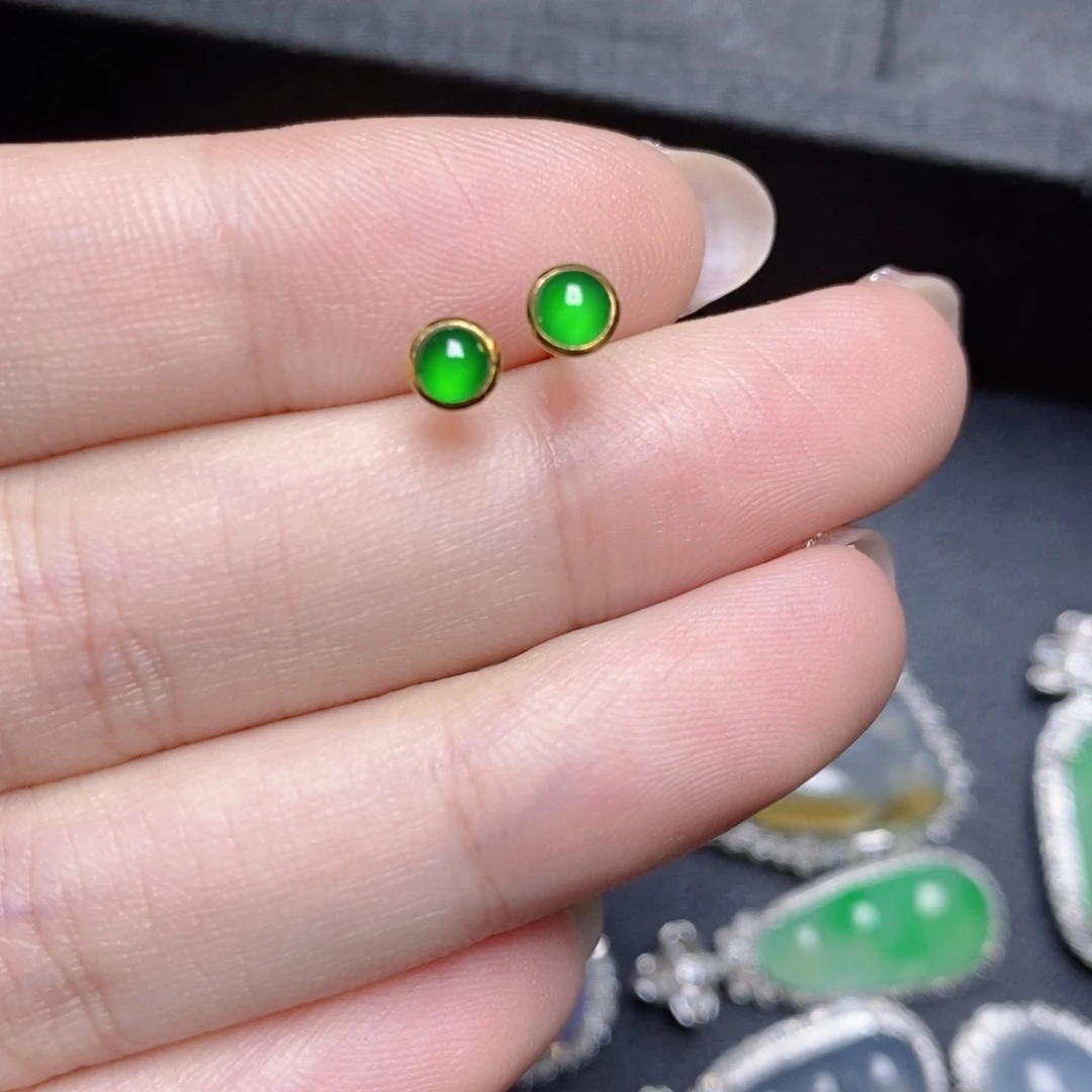 翡翠18K金镶嵌耳饰耳钉