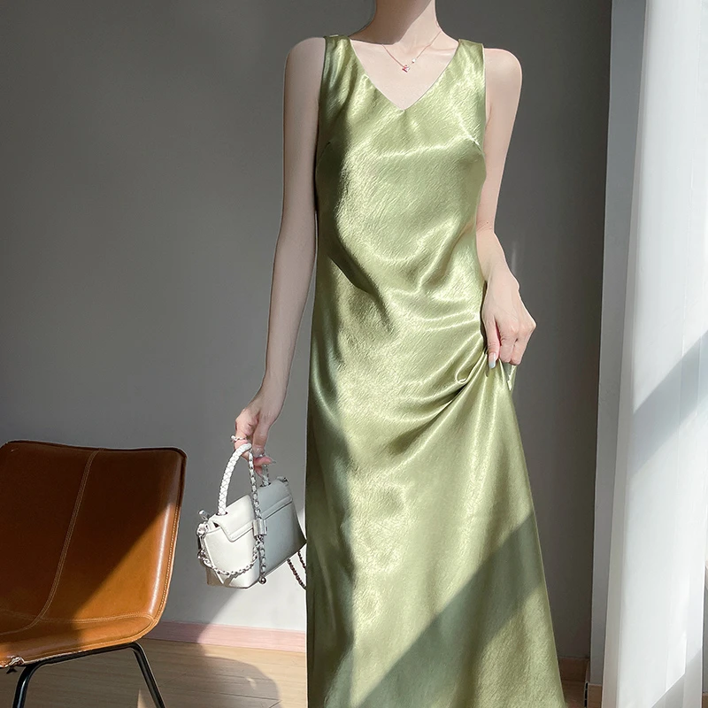 2025夏季新款醋酸缎面V领无袖A字背心吊带长裙女光泽感轻奢连衣裙