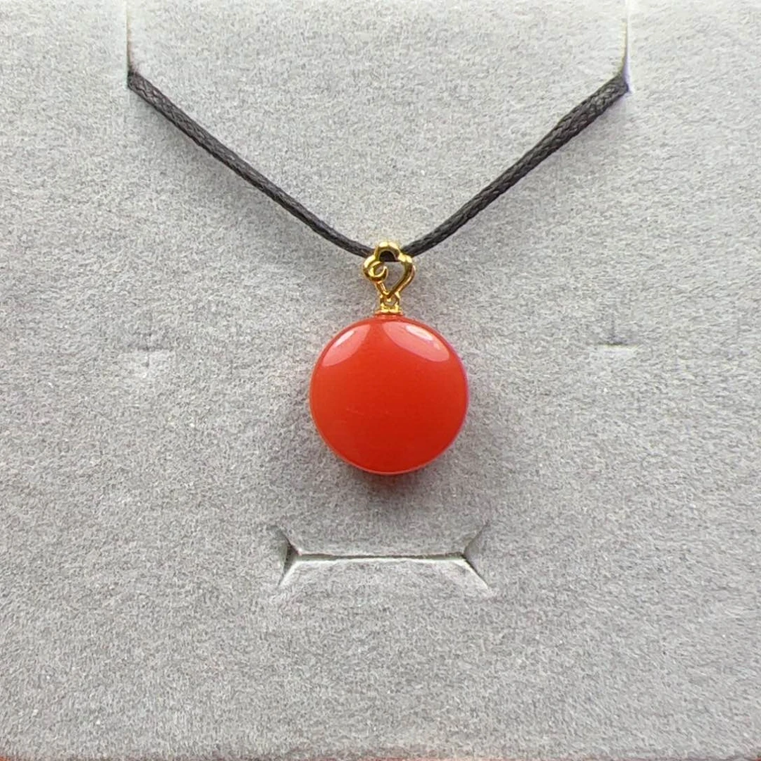 18K金镶嵌吊坠南红玛瑙