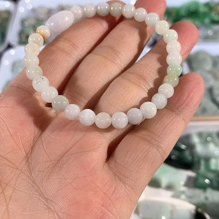 y***z翡翠未镶嵌颈饰手串