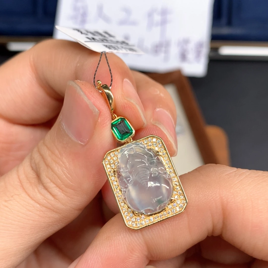 【闪购商品】翡翠颈饰18K金镶嵌?*珈