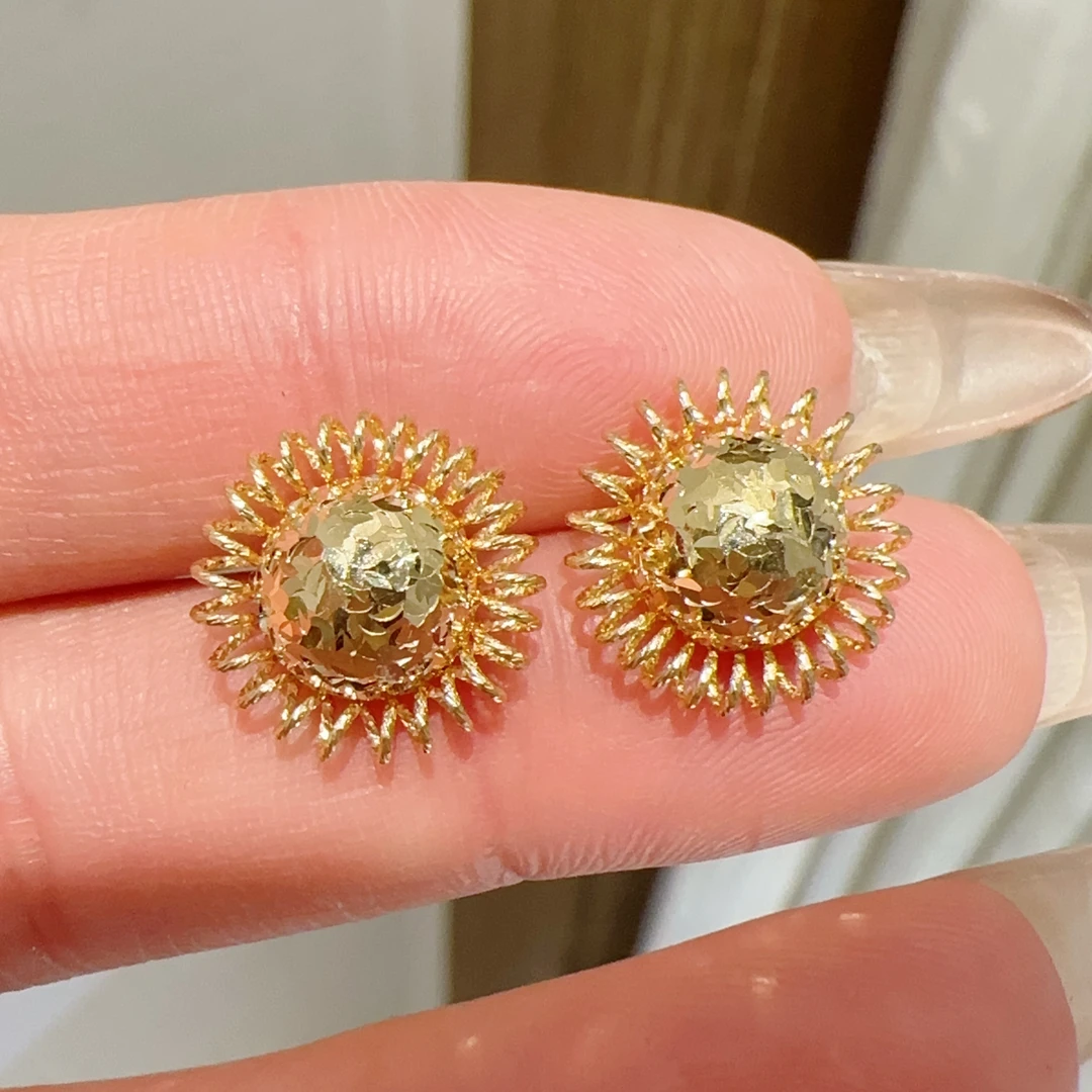 【专场专供】18k金 | 车花爆闪弹簧圆耳钉 时尚复古