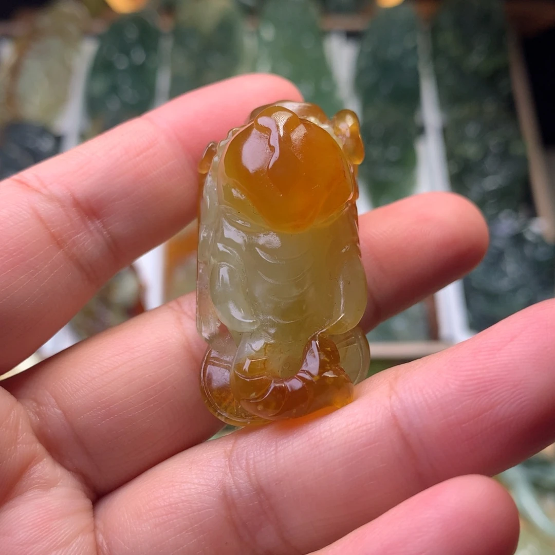 未镶嵌蛇纹石玉挂件大象