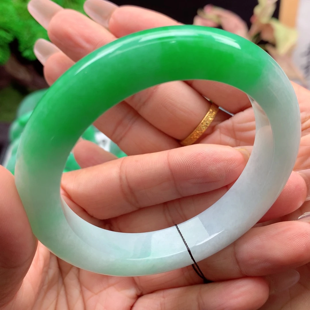 未镶嵌手镯翡翠缅甸