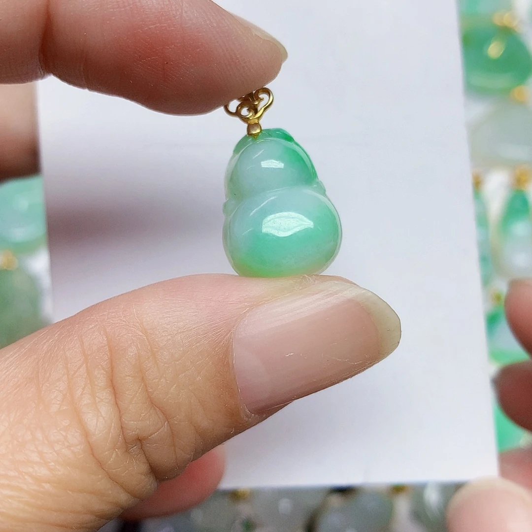 翡翠未镶嵌颈饰34567789