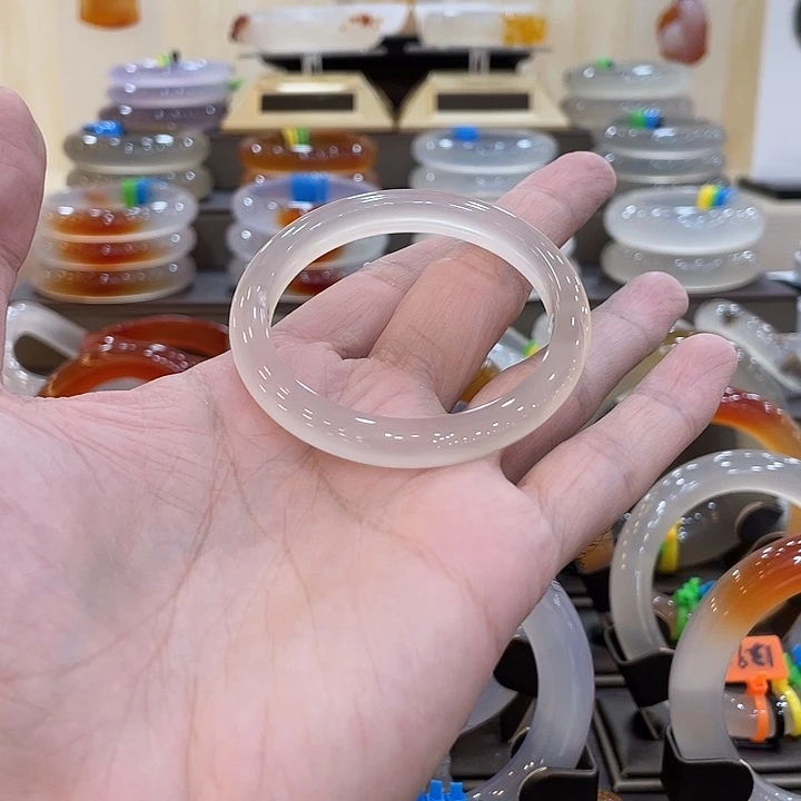 玛瑙/玉髓未镶嵌手镯