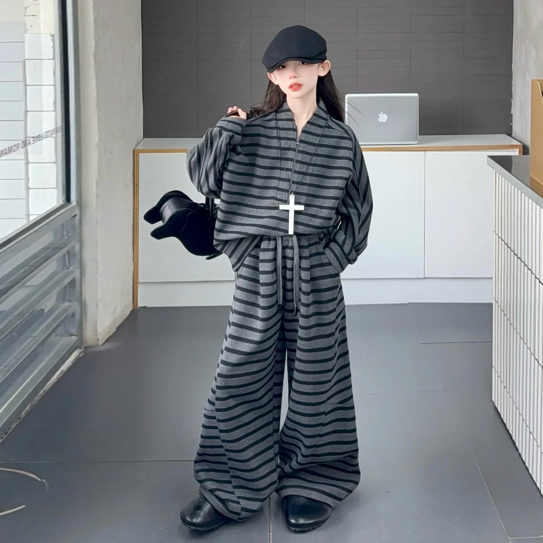 【嘻嘻柚】女童半拉链条纹针织套装2025秋款韩版休闲阔腿裤两件套潮