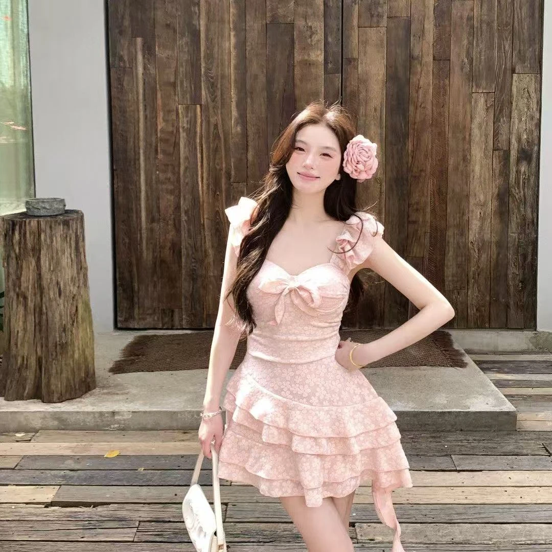 2025新款甜美少女纯欲风粉色连体泳衣遮肚显瘦小胸聚拢温泉度假