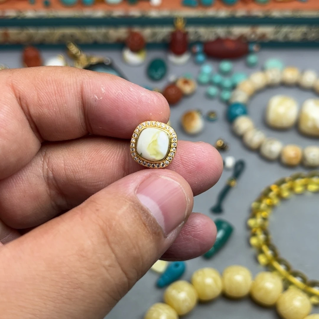 未镶嵌琥珀珠宝奇石29