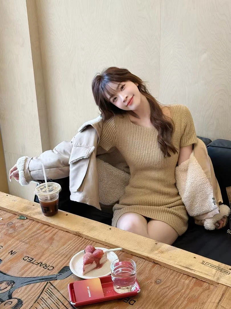 Hifairy·卡卡宽松型短外套拼接咖色韩版卡其冬季组合套装